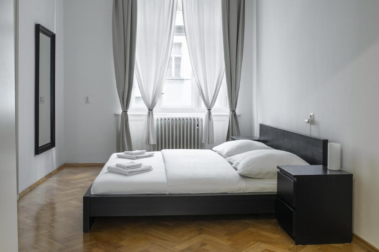 Prince Matyas Apartment ปราก ภายนอก รูปภาพ